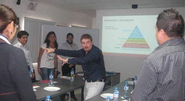 BUDGET PERÚ,Capacitación liderazgo, tecnica de ventas y motivación